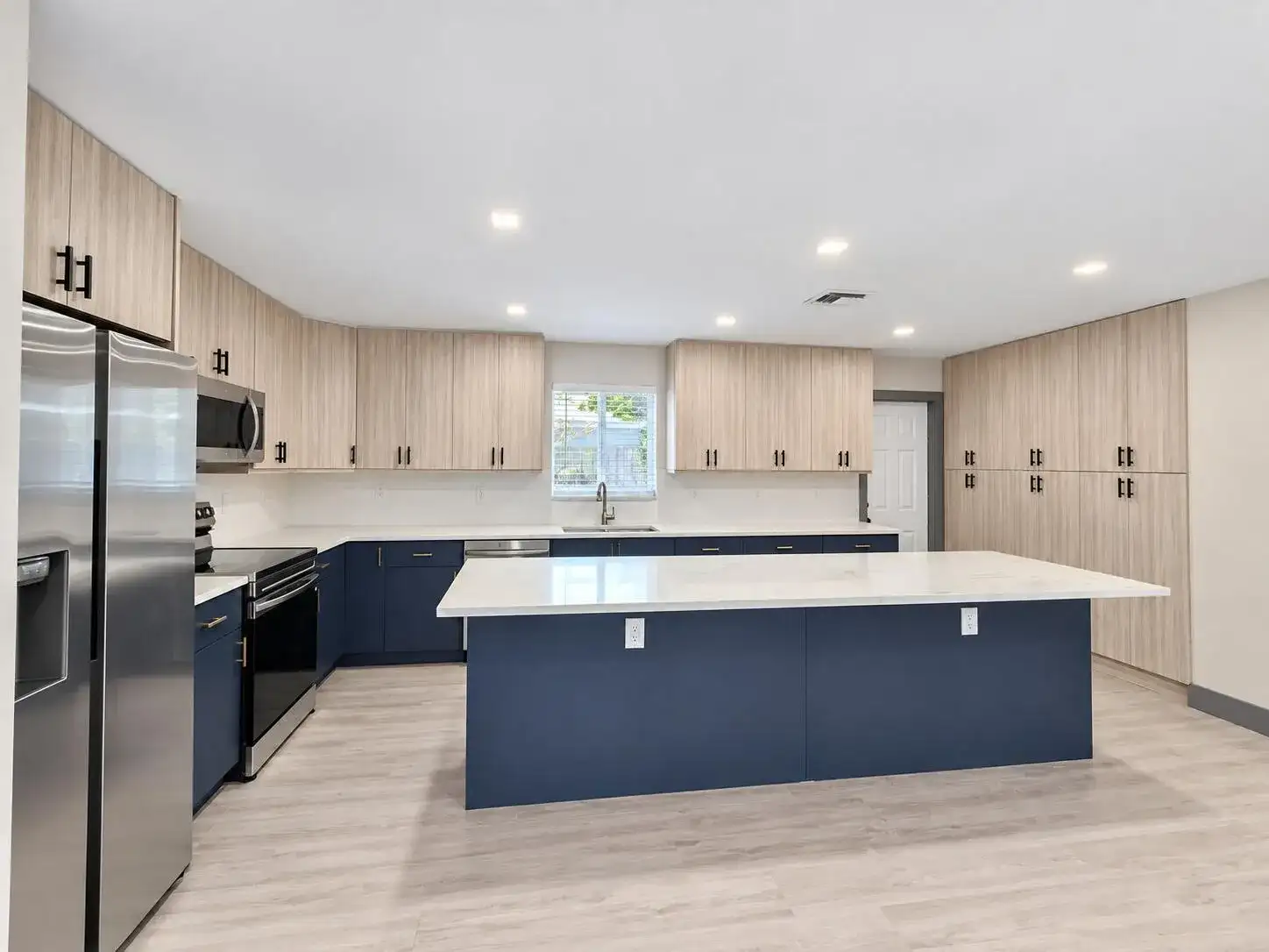 1402 NE 2nd Avenue, Fort Lauderdale FL 33305 photo 2