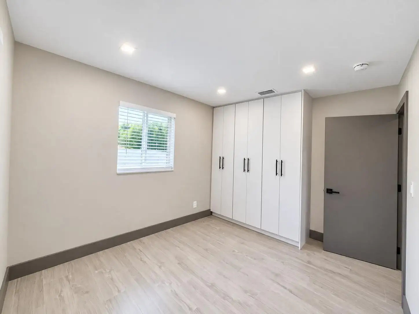 1402 NE 2nd Avenue, Fort Lauderdale FL 33305 photo 4