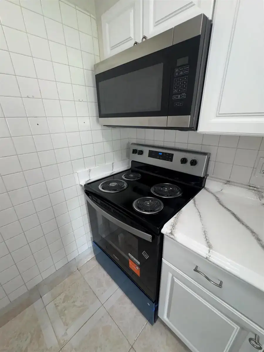 1758 Abbey Road # 102, West Palm Beach FL 33415 photo 3