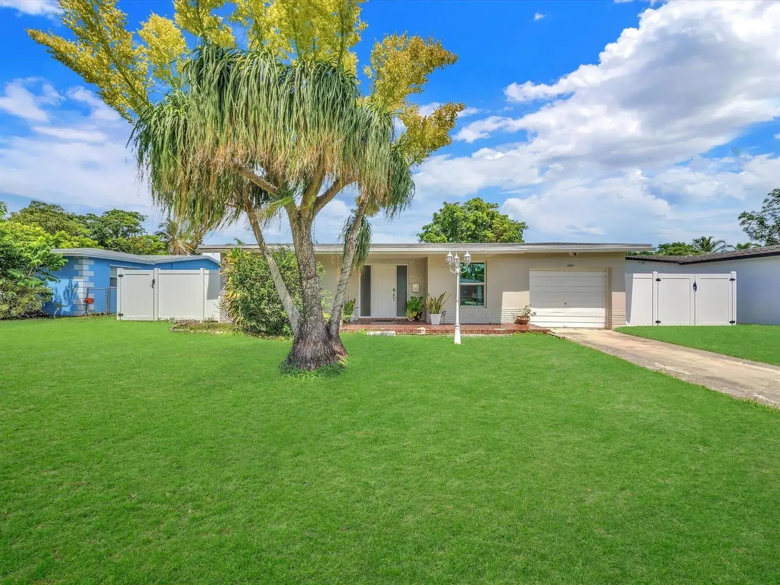 6851 SW 7th Place, North Lauderdale FL 33068