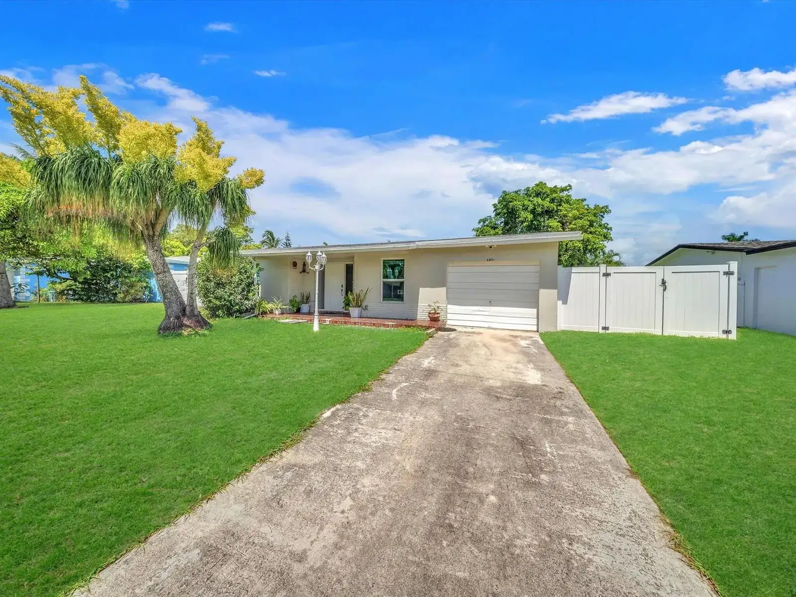6851 SW 7th Place, North Lauderdale FL 33068 photo 3