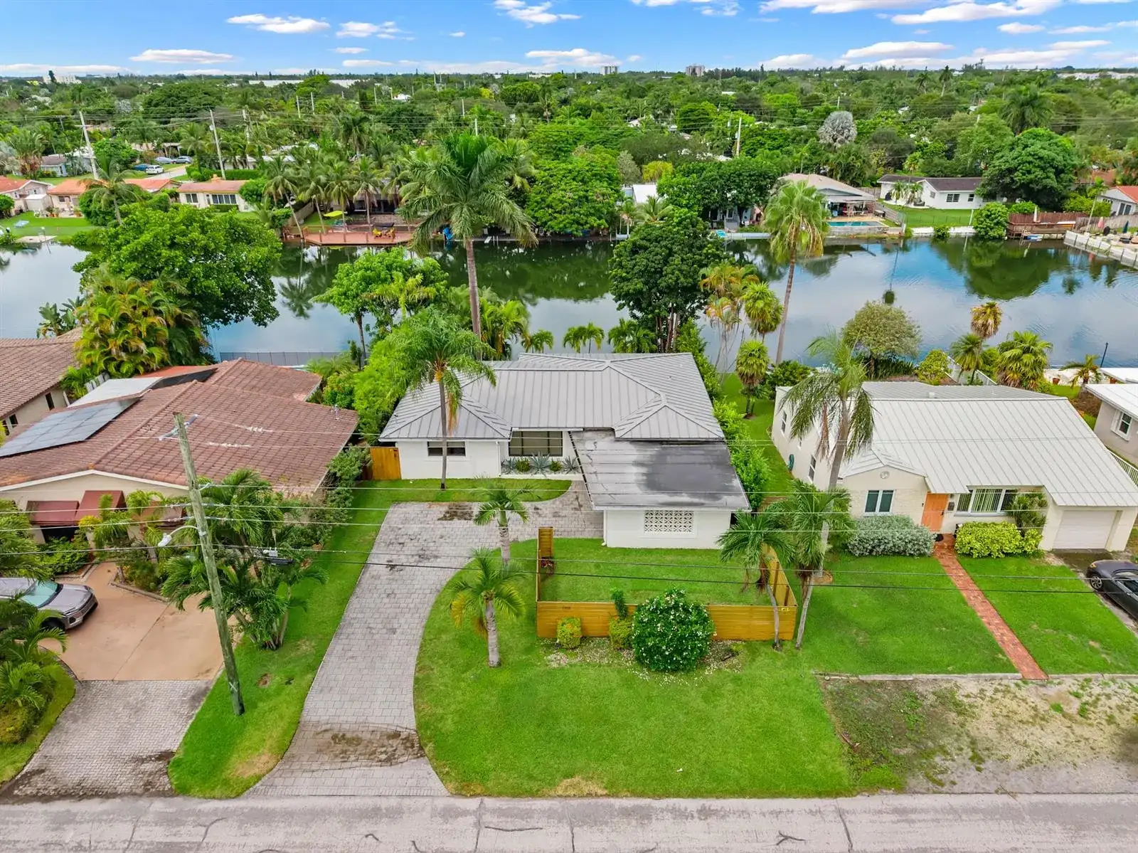 1717 NE 20TH Avenue, Fort Lauderdale FL 33305 photo 2
