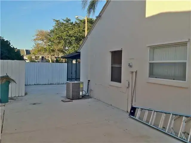 106 Azalea Circle, Boynton Beach FL 33436