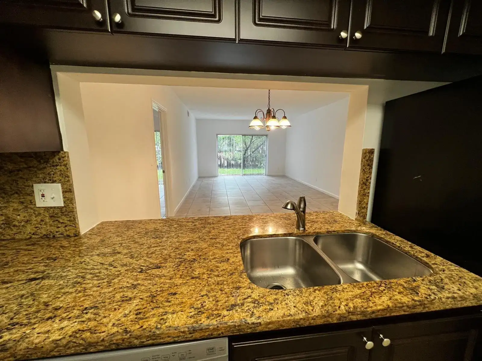 3305 NW 101st Avenue, Coral Springs FL 33065 photo 2