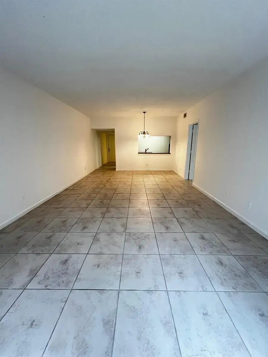 3305 NW 101st Avenue, Coral Springs FL 33065 photo 4