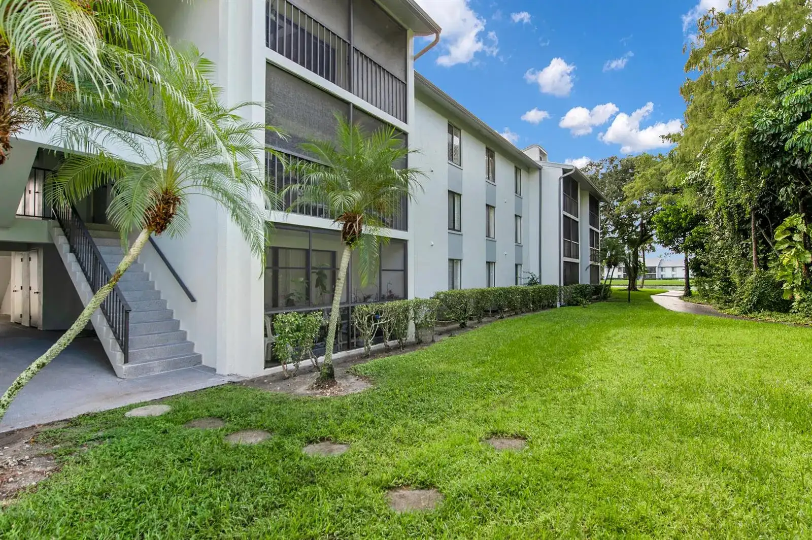 1009 GREEN PINE Boulevard # F3, West Palm Beach FL 33409 photo 2
