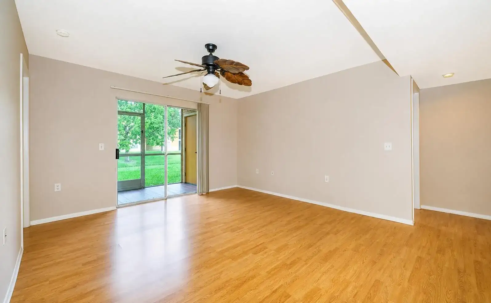 5283 Images Circle # 104, Kissimmee FL 34746 photo 3