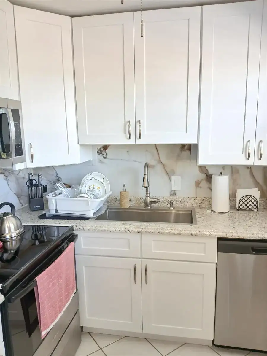 133 SOMERSET G, West Palm Beach FL 33417 photo 2