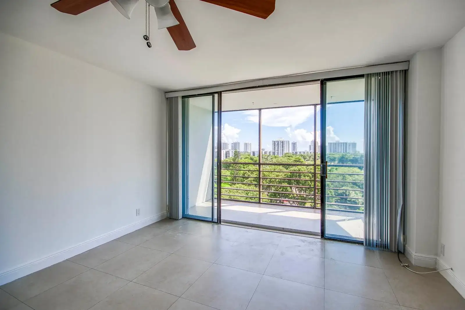 20400 W Country Club Drive # 809, Aventura FL 33180 photo 4