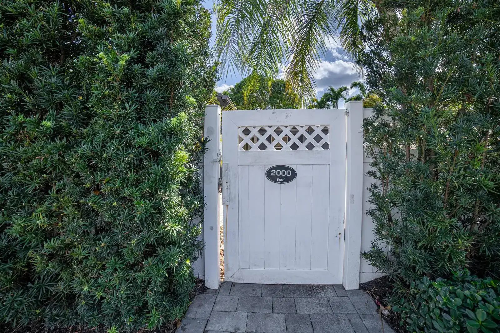 2000 NE 18th Street, Fort Lauderdale FL 33305 photo 2