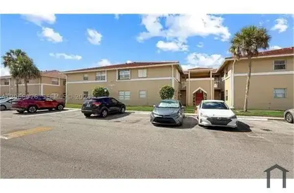 819 TWIN LAKES Drive # C, Coral Springs FL 33071