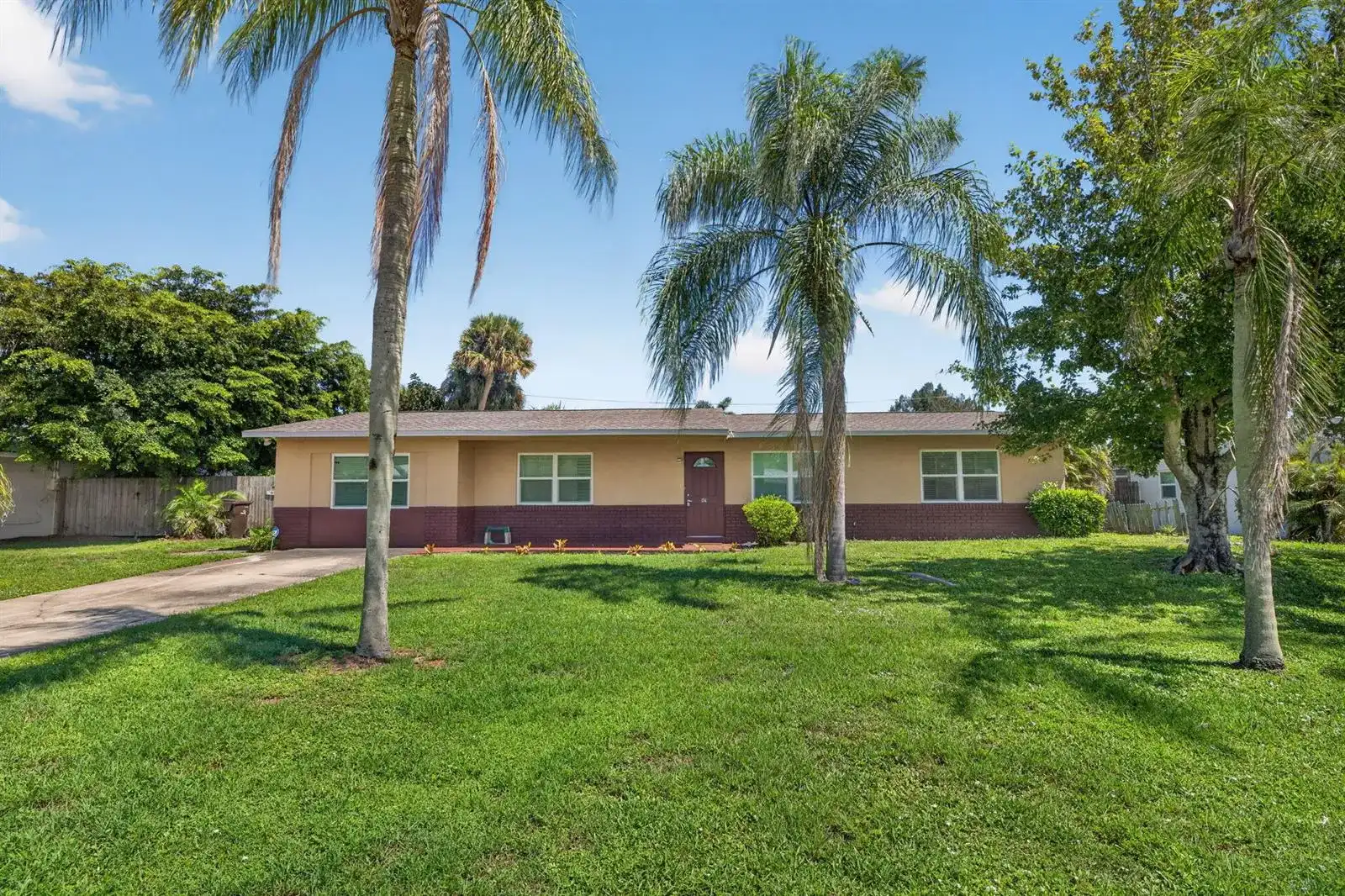 921 SE FLAMINGO Avenue, Stuart FL 34996