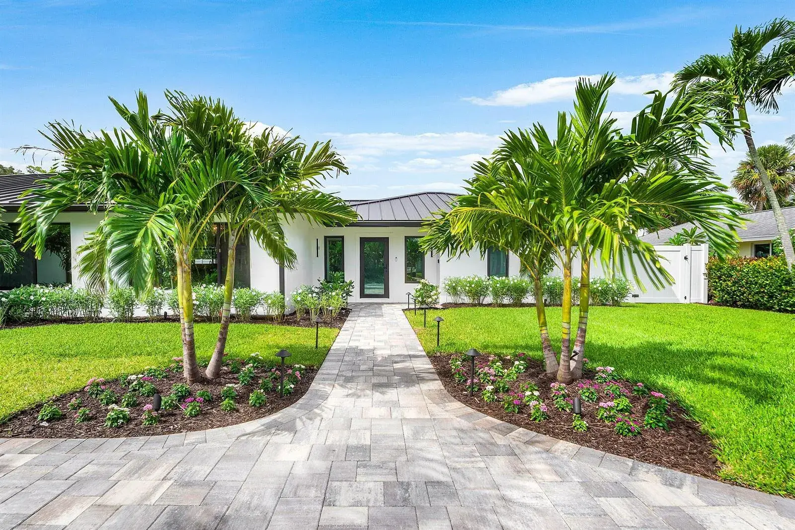 111 FAIRVIEW W, Tequesta FL 33469