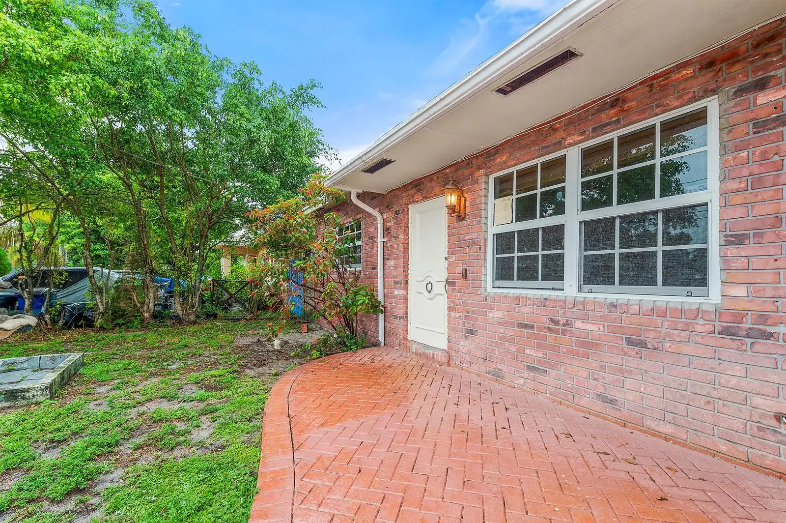 117 SW 4th Avenue, Hallandale Beach FL 33009 photo 3