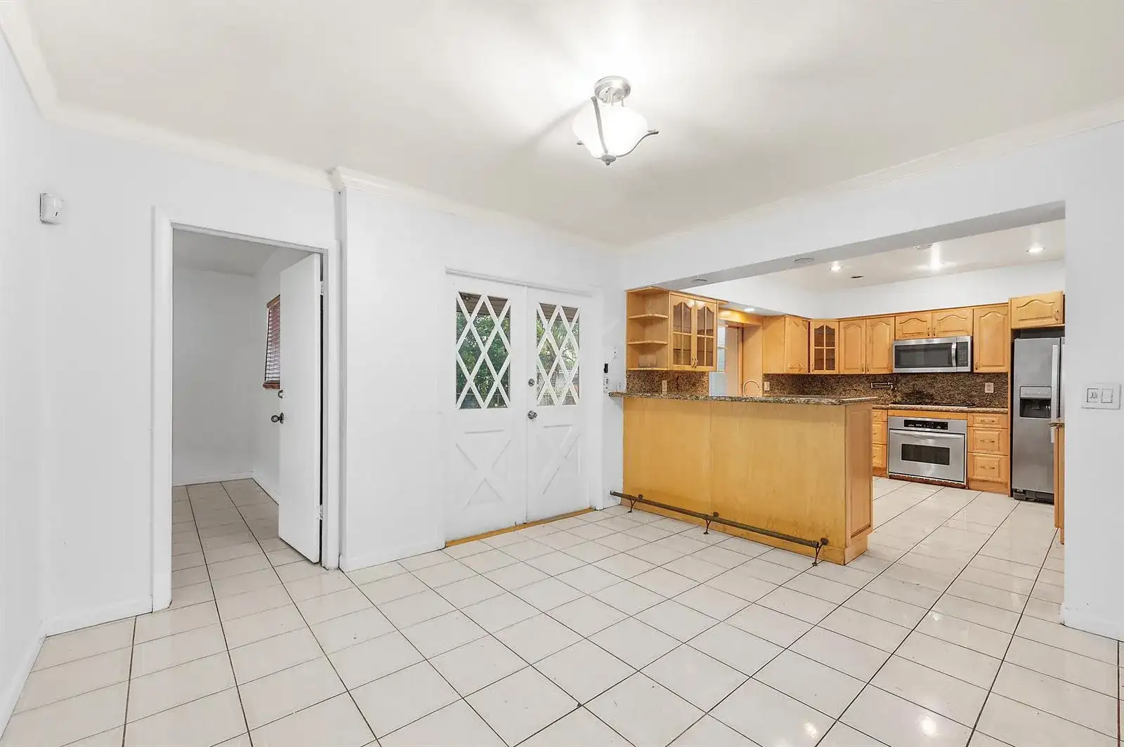 117 SW 4th Avenue, Hallandale Beach FL 33009 photo 5