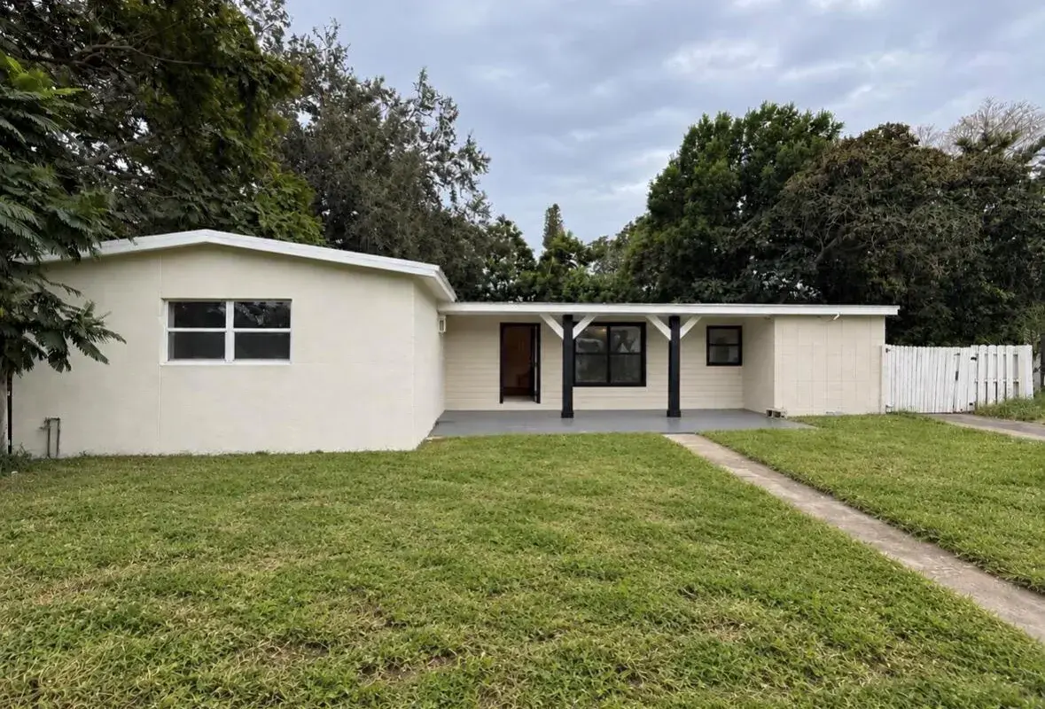 180 SE Serenata Court, Port St. Lucie FL 34983