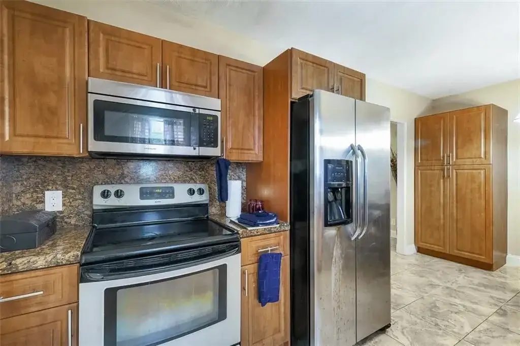 617 LAKESIDE Harbor, Boynton Beach FL 33435 photo 4