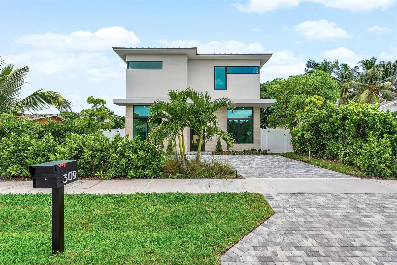 309 SE 6th Street, Delray Beach FL 33483 photo 2