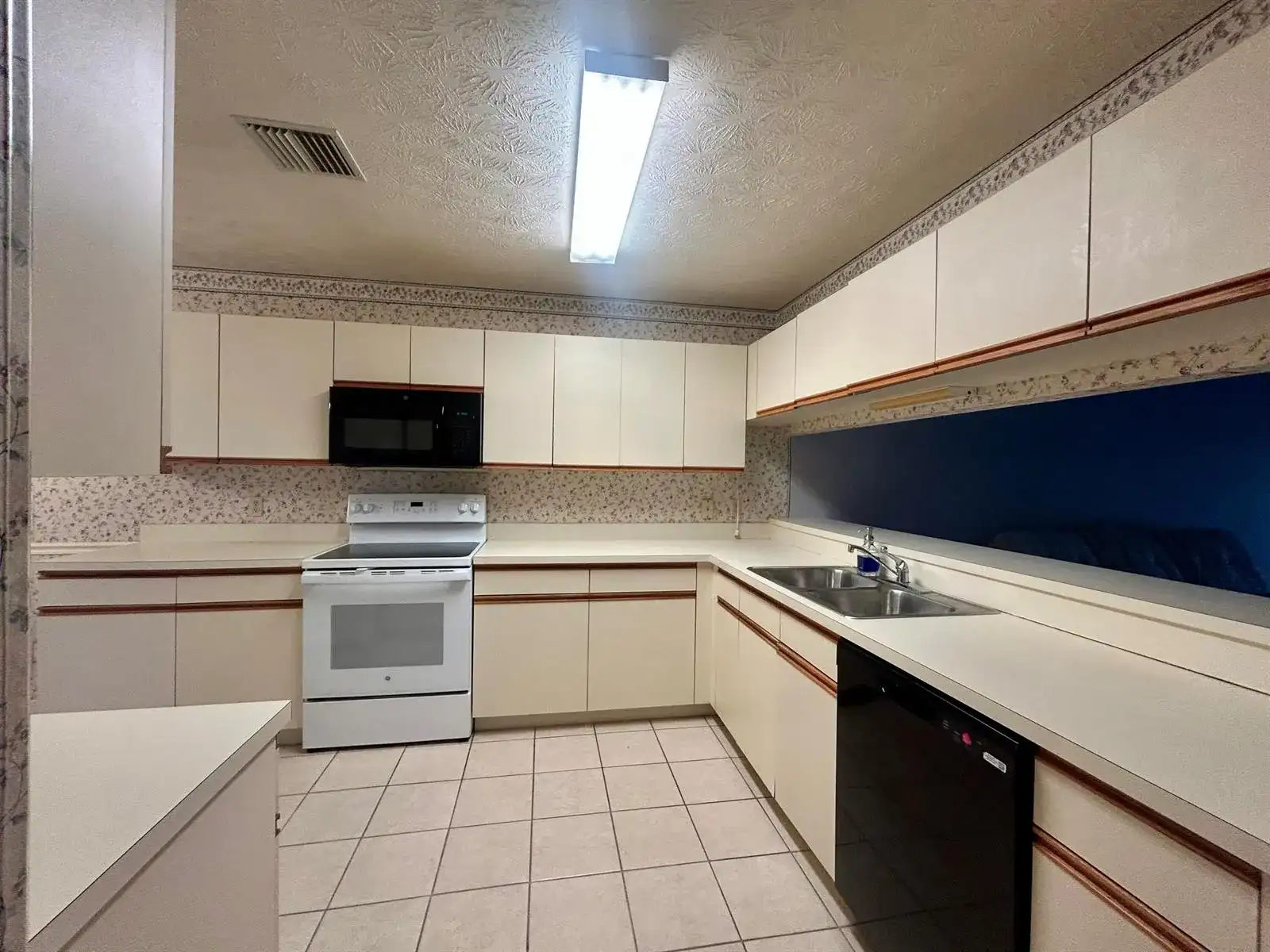 12849 SE BERWICK Court, Hobe Sound FL 33455 photo 4