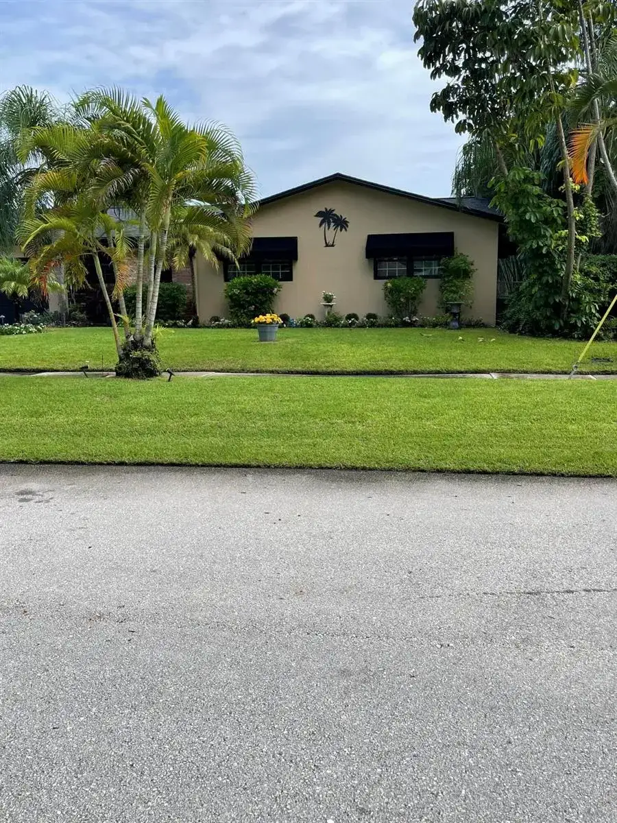 79 OREGON Lane, Boca Raton FL 33487 photo 2