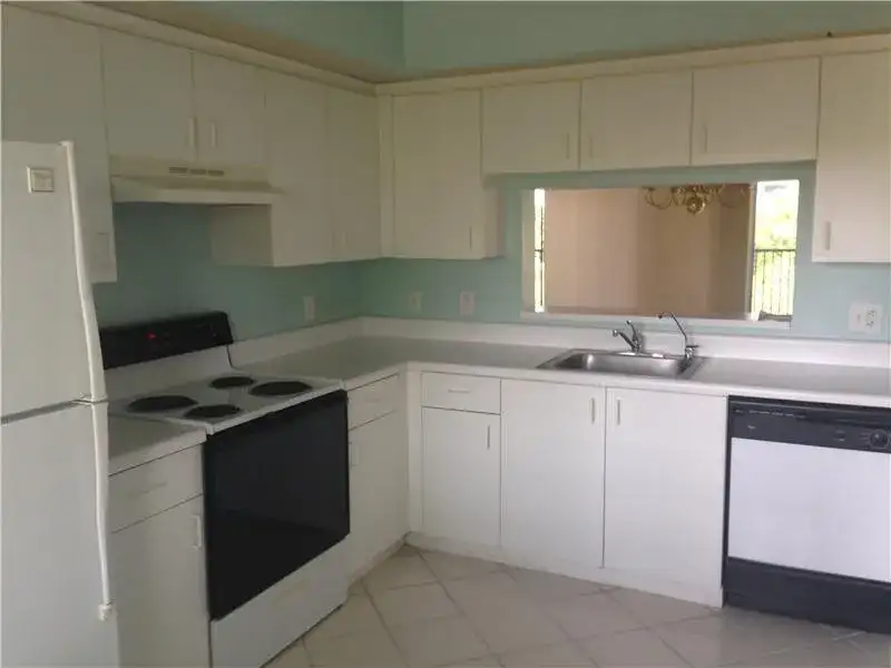 12650 SW 15TH Street # 313F, Pembroke Pines FL 33027 photo 2