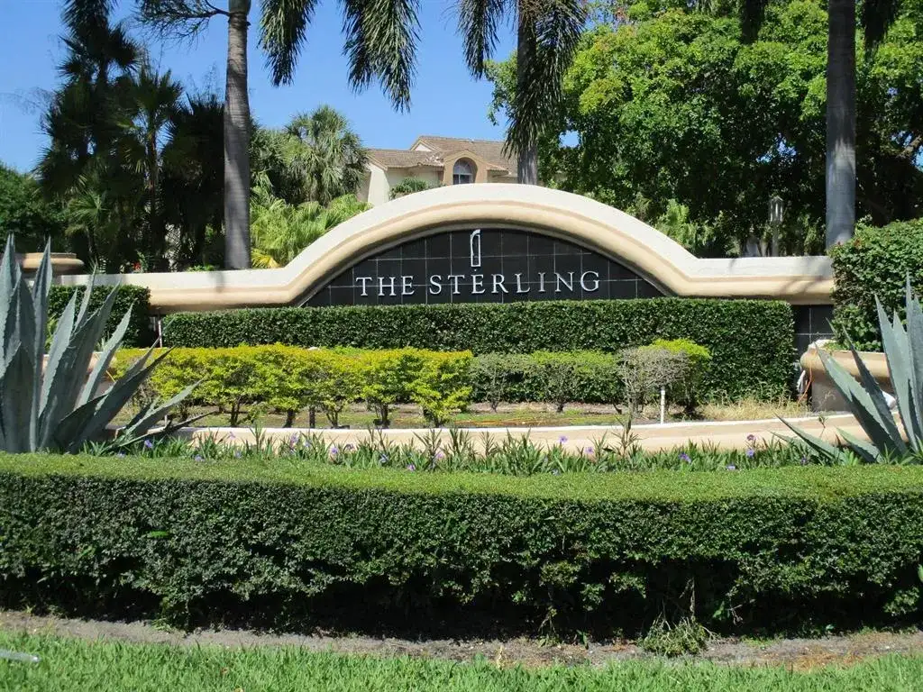 2104 GLENMOOR Drive # 2104, West Palm Beach FL 33409 photo 3