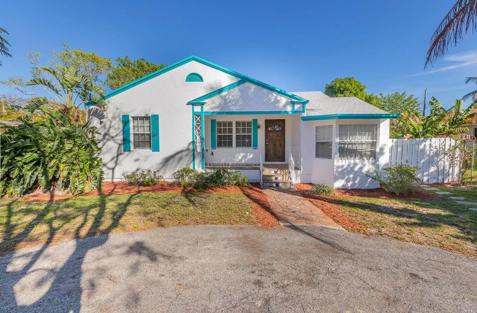 823 SE 3rd Avenue, Delray Beach FL 33483