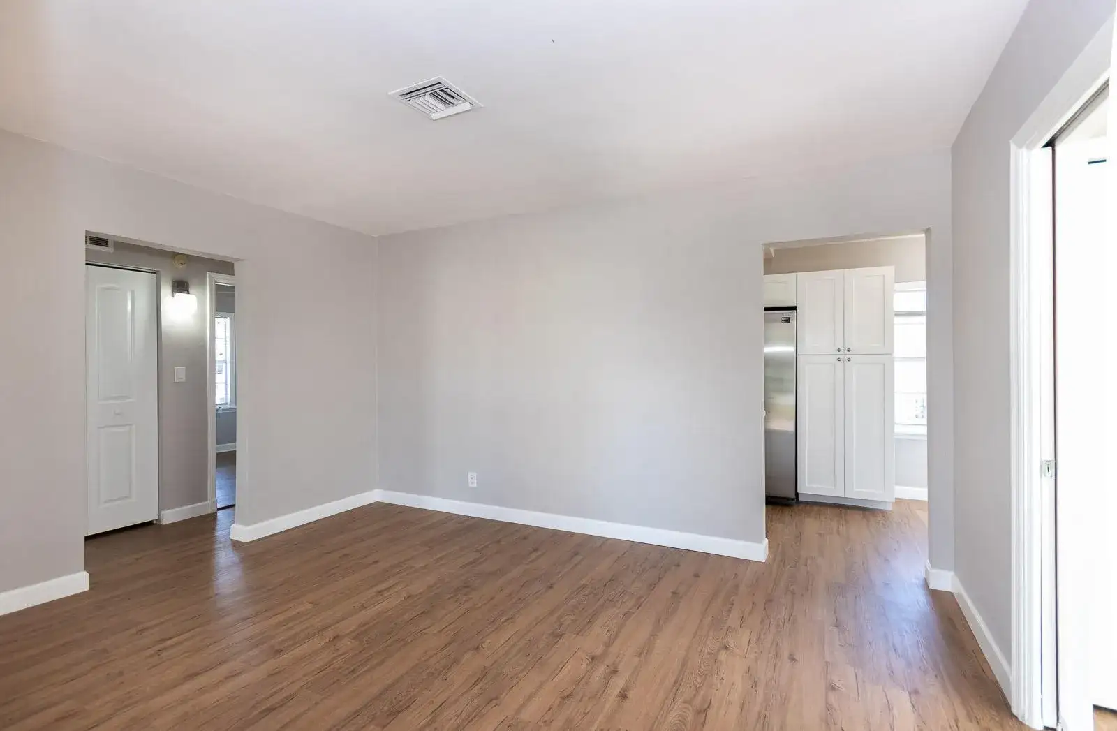 823 SE 3rd Avenue, Delray Beach FL 33483 photo 2