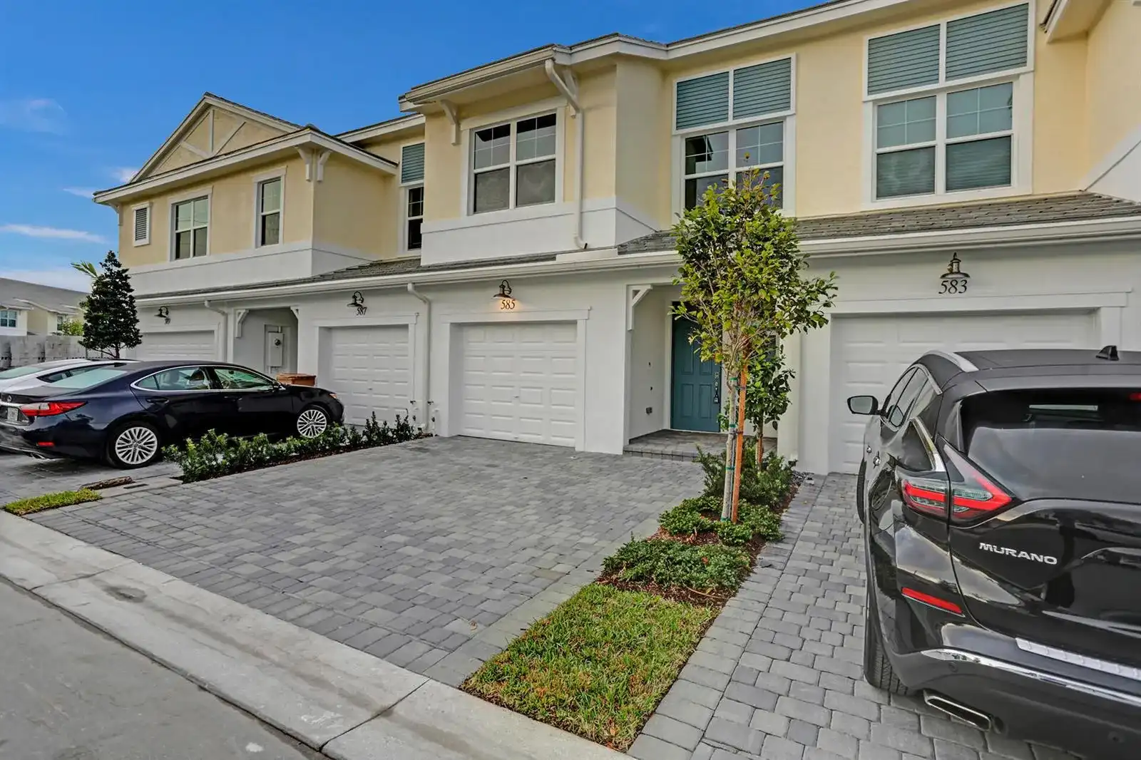 585 SANDERLING Circle, Deerfield Beach FL 33442