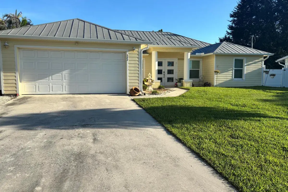 527 NW Avon Avenue, Port St. Lucie FL 34983