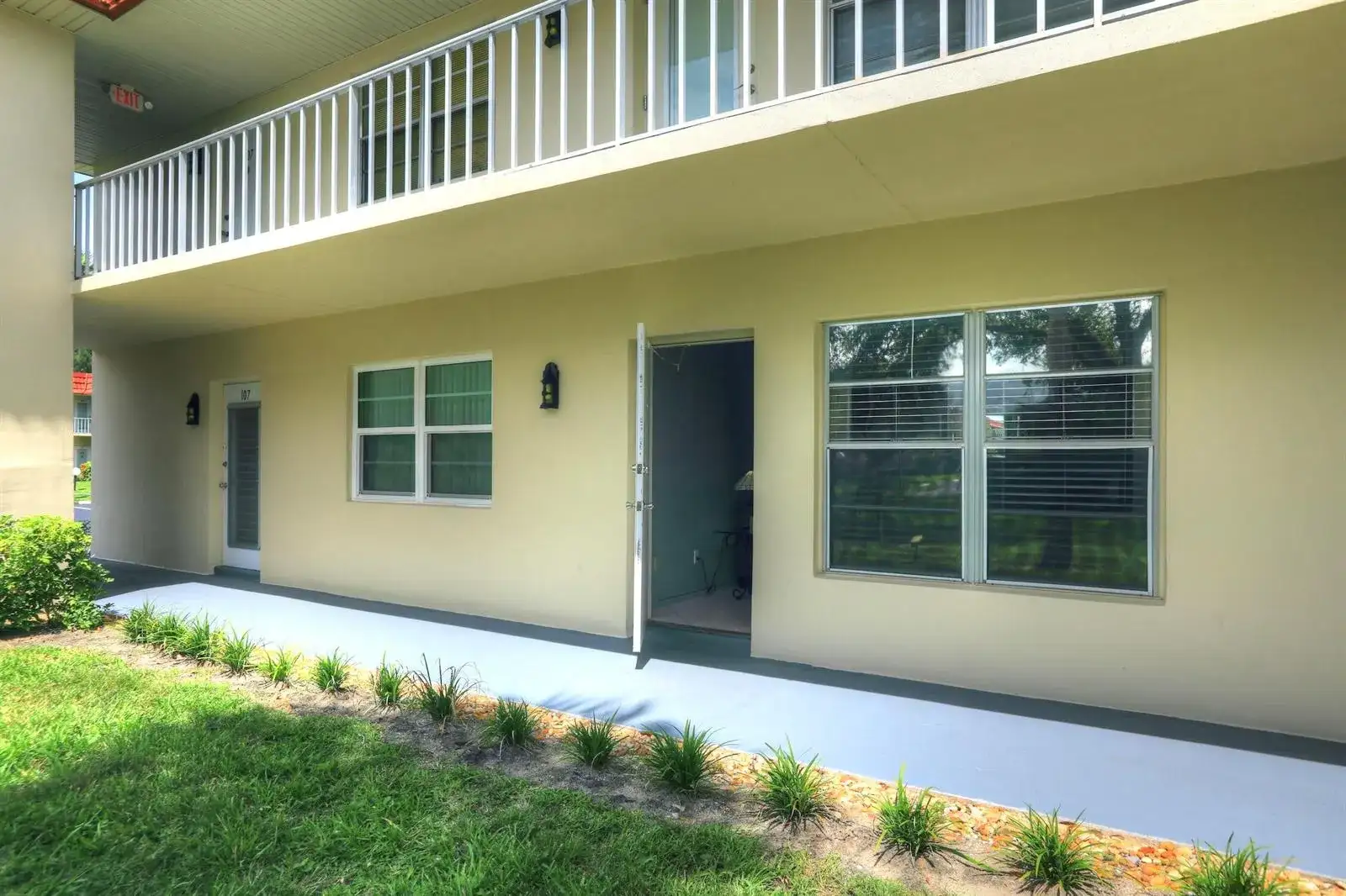 46 WOODLAND Drive # 106, Vero Beach FL 32962 photo 4