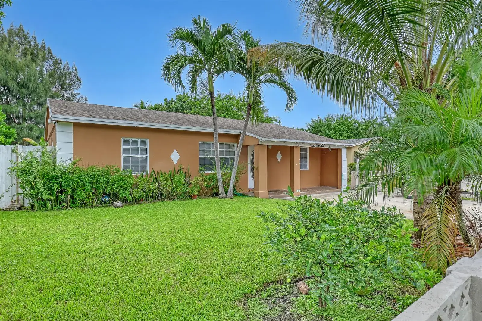 1627 4th Court NE, Boynton Beach FL 33435 photo 3