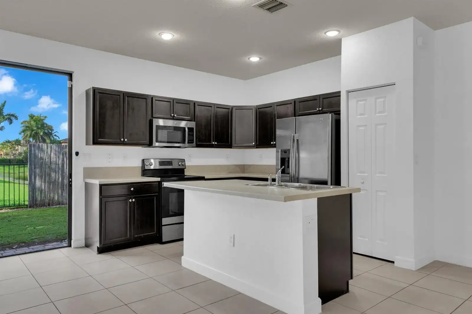 3701 NE 2nd Street, Homestead FL 33033 photo 4