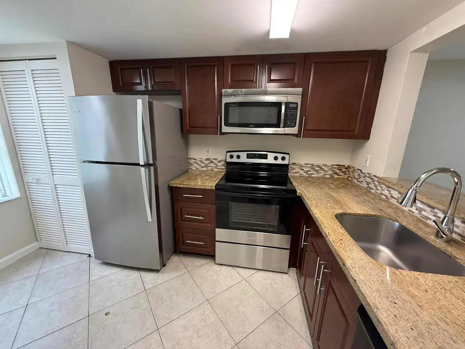 3817 NW 90th Avenue, Sunrise FL 33351 photo 3