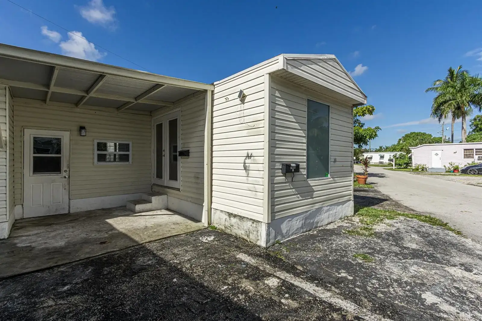 2776 NW 29th Place, Oakland Park FL 33311 photo 2