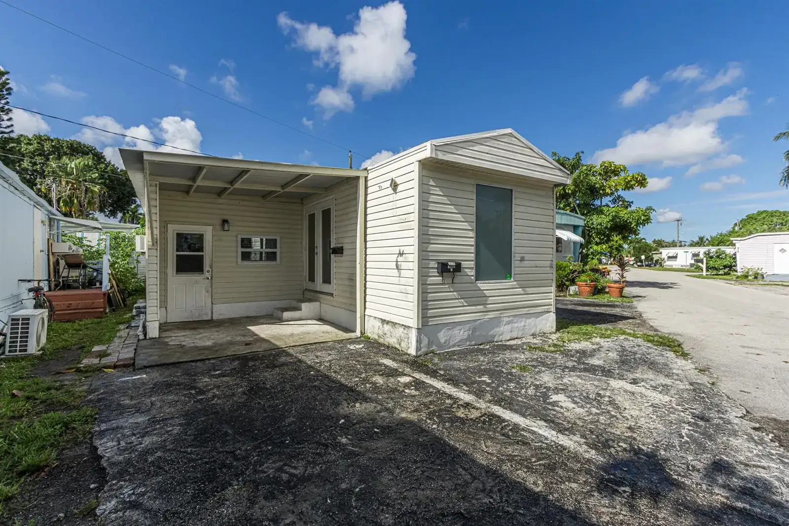 2776 NW 29th Place, Oakland Park FL 33311 photo 4