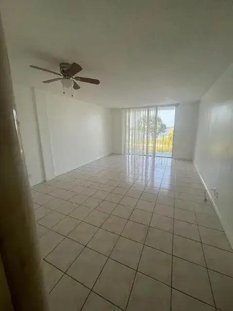 480 EXECUTIVE CENTER Drive # 2F, West Palm Beach FL 33401 photo 4
