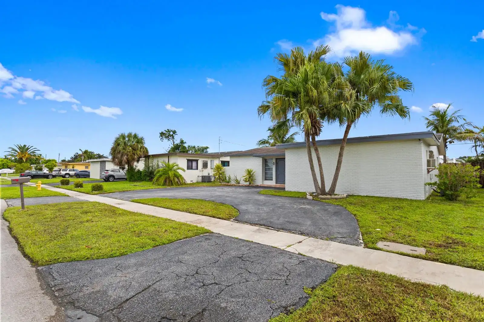 2000 NW 91ST Way, Sunrise FL 33322 photo 3