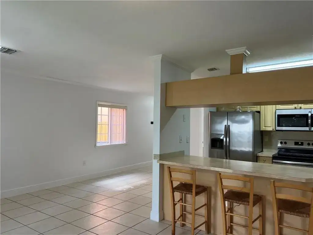 9425 SW 77TH Court, Miami FL 33156 photo 4