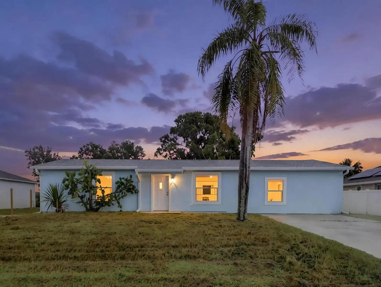 711 NW RIVERSIDE Drive, Port St. Lucie FL 34983