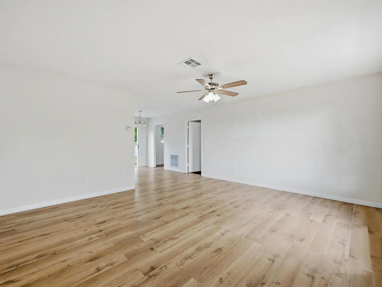 711 NW RIVERSIDE Drive, Port St. Lucie FL 34983 photo 3