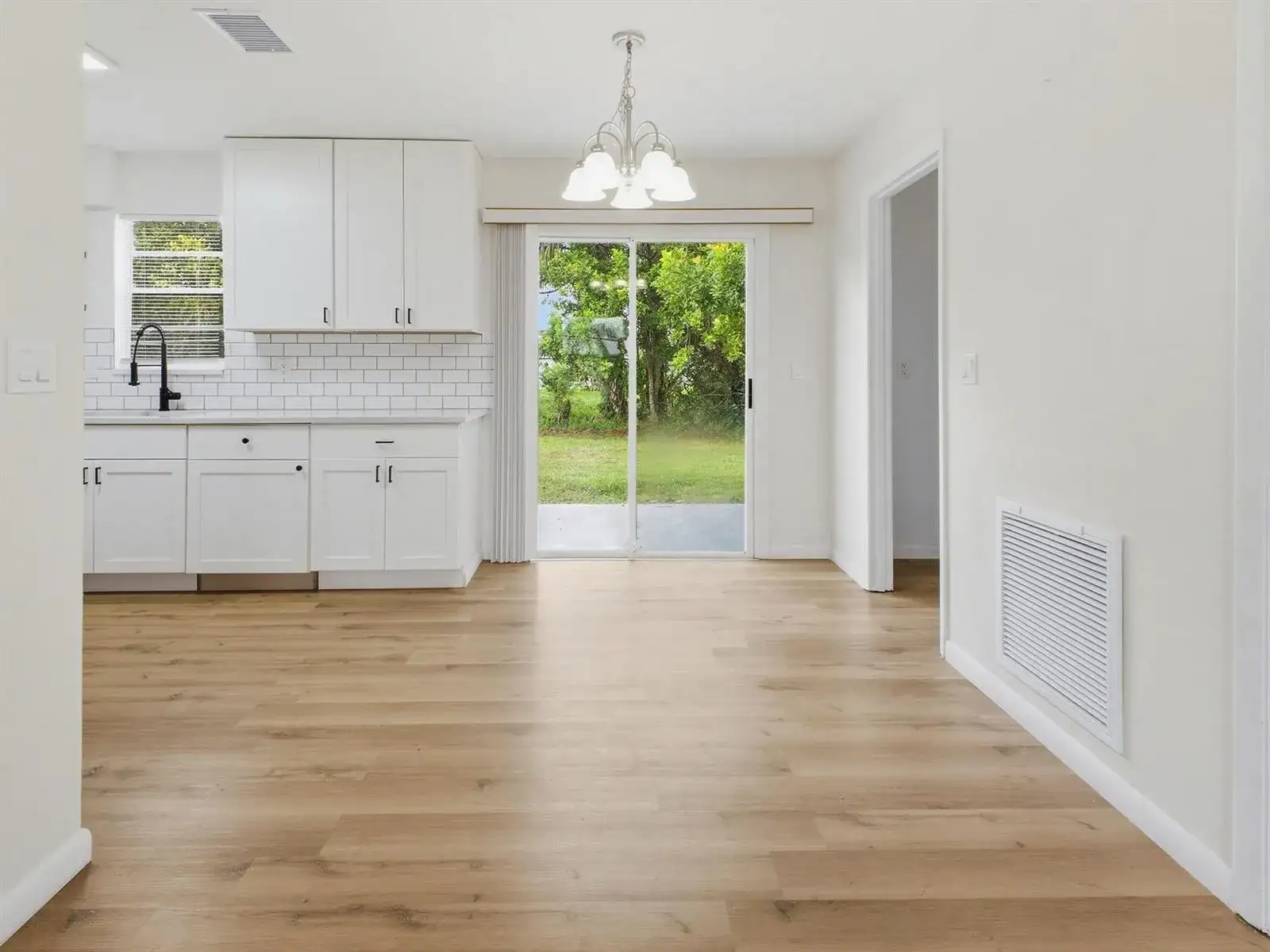 711 NW RIVERSIDE Drive, Port St. Lucie FL 34983 photo 4