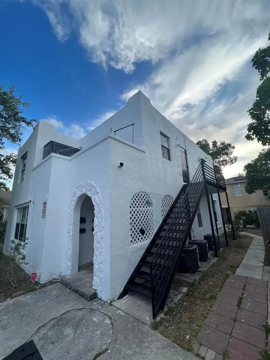 520 N E Street, FL 33460 photo 5