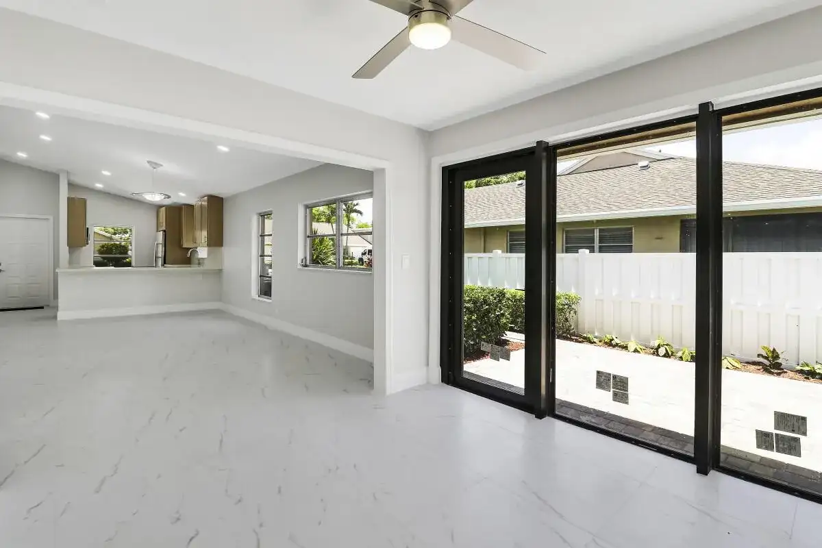 8157 Springtree Road, Boca Raton FL 33496 photo 2