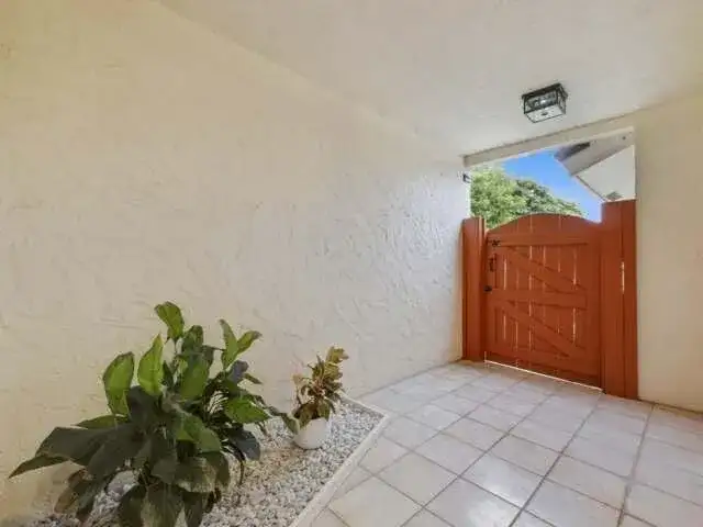 1800 EMBASSY Drive # 132, West Palm Beach FL 33401 photo 3