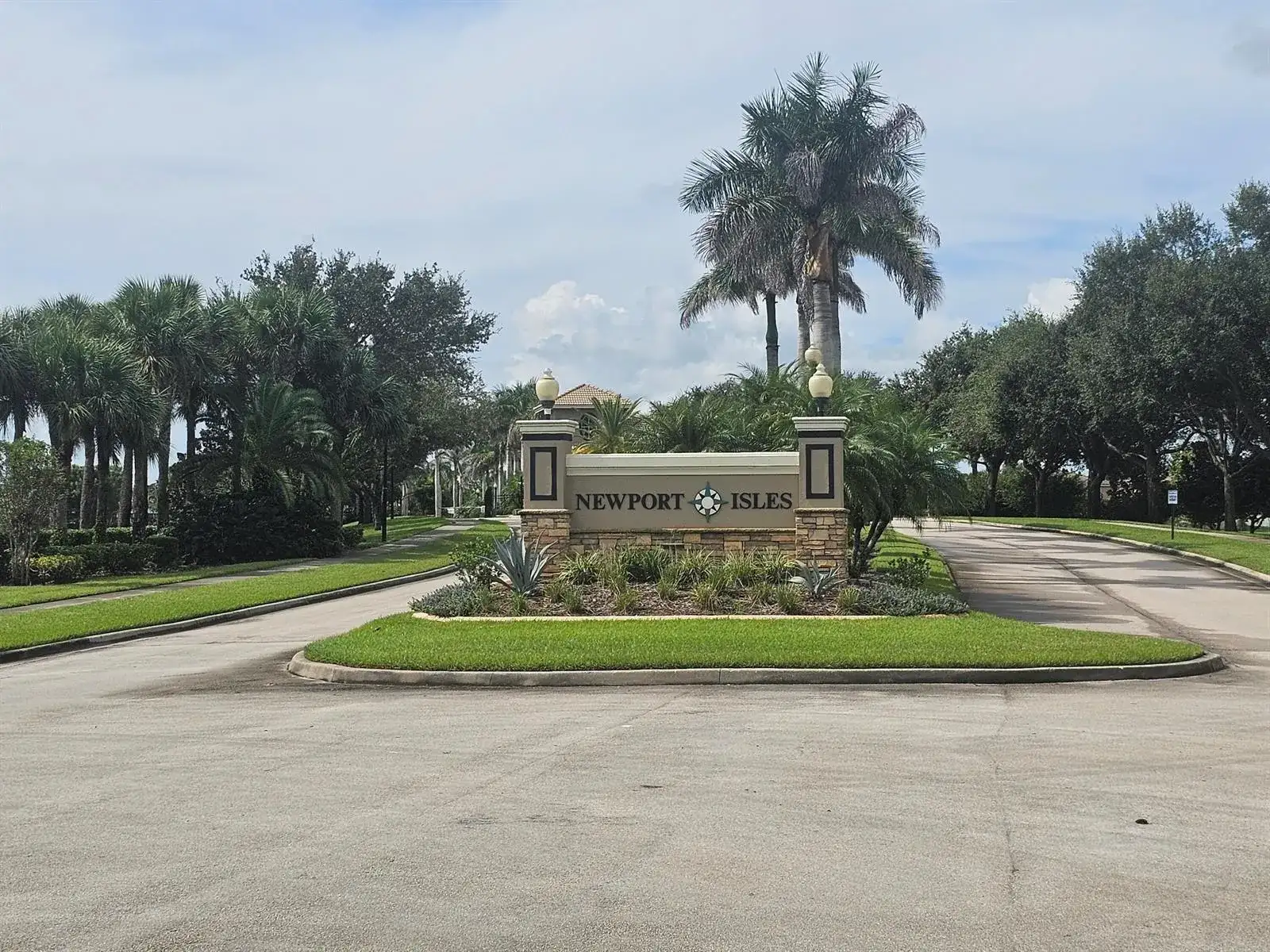 1919 Newport Isles Boulevard, Port St. Lucie FL 34953 photo 3