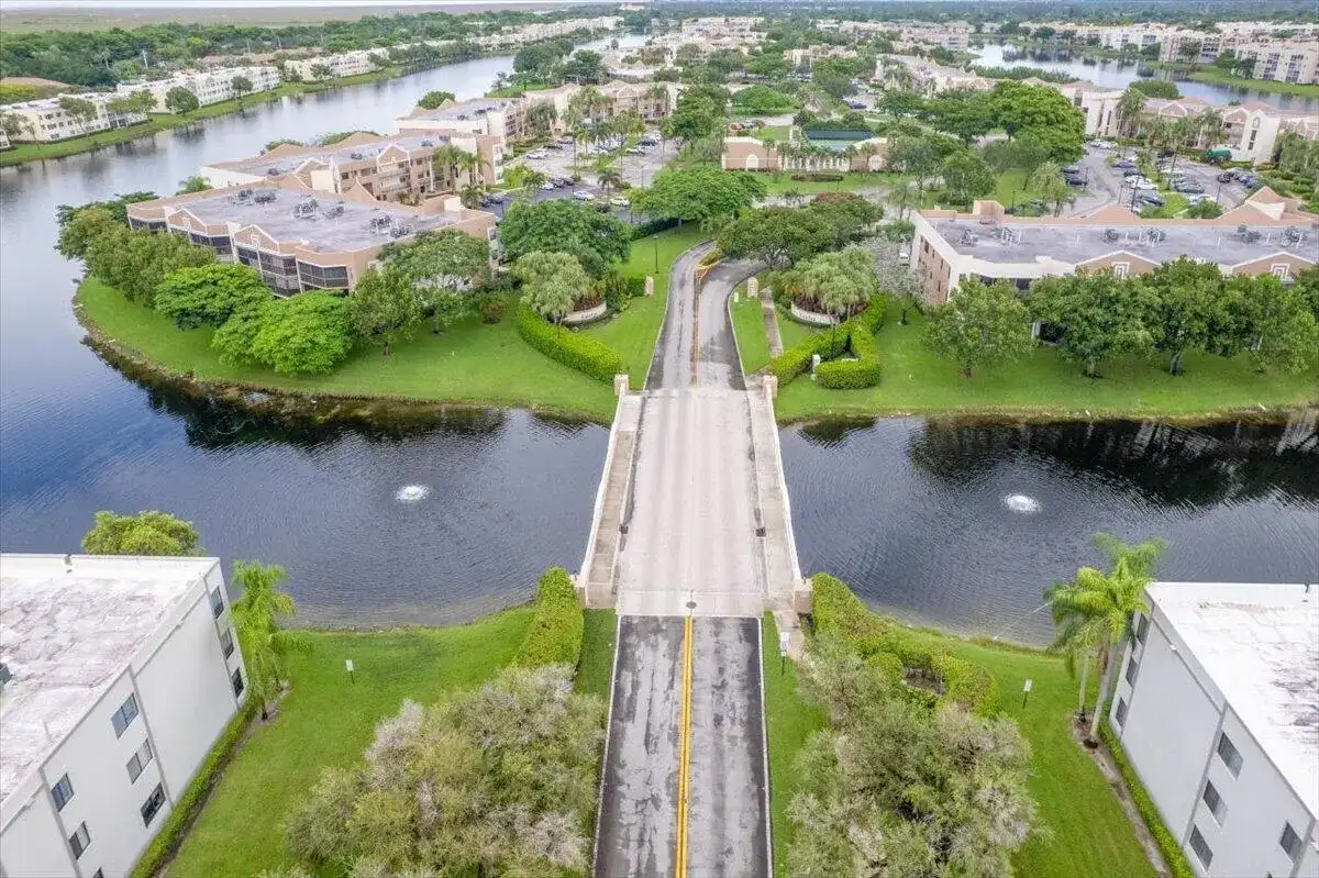 7501 Fairfax Drive, Tamarac FL 33321