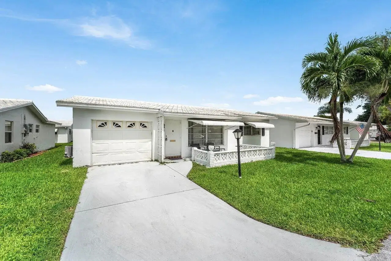 1005 Siesta Avenue, Boynton Beach FL 33426 photo 3