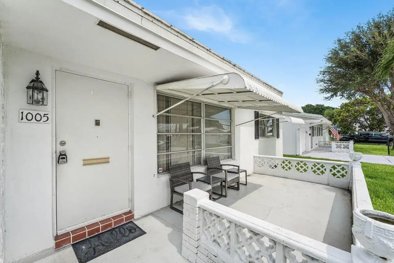 1005 Siesta Avenue, Boynton Beach FL 33426 photo 4