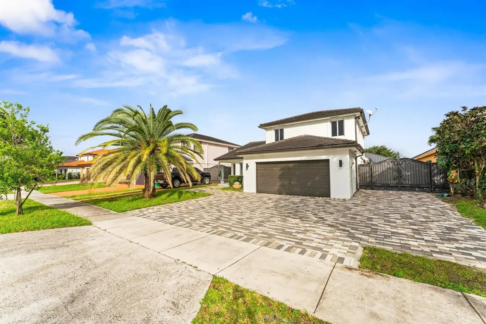 15015 NW 88th Court, Miami Lakes FL 33018 photo 3